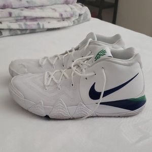Kyrie 4 Basketball shoe